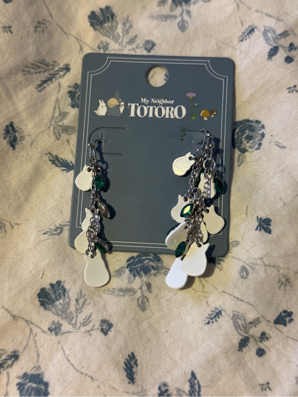 Hot Topic Totoro White and Green Dangle Charm Cat Earrings